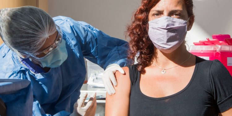 Argentina lideró el ranking mundial de vacunación en la última semana