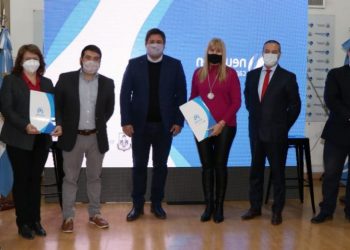 Gaido acordó la entrega de lotes para farmacéuticos, escribanos, martilleros y trabajadores de comunicaciones